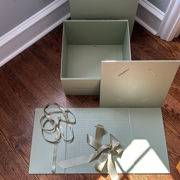 Van Cleef & Arpels Green Silver EMPTY Large Gift Box - Picture 10 of 10